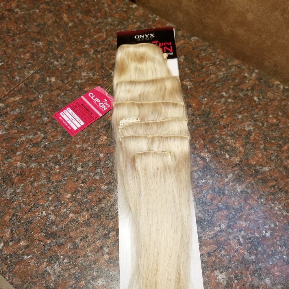 Blonde 10 in hair extensions (CLIP ON)